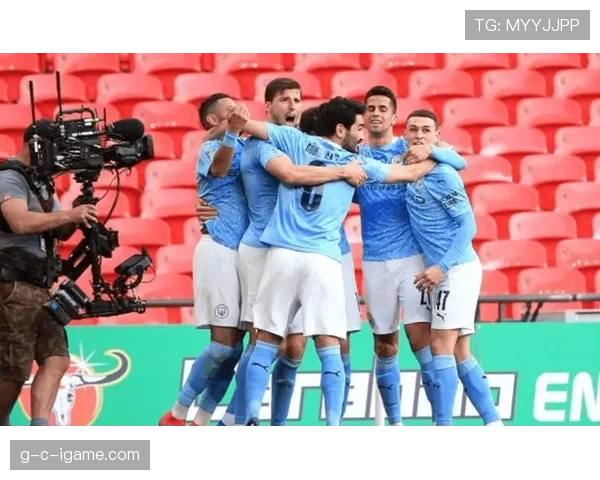 沙勒罗瓦防线稳固助力球队实力攀升，近期状态引关注