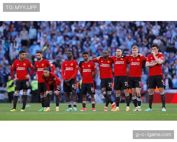 德甲转会市场回顾：球队重塑迎新星崛起，状态备受期待