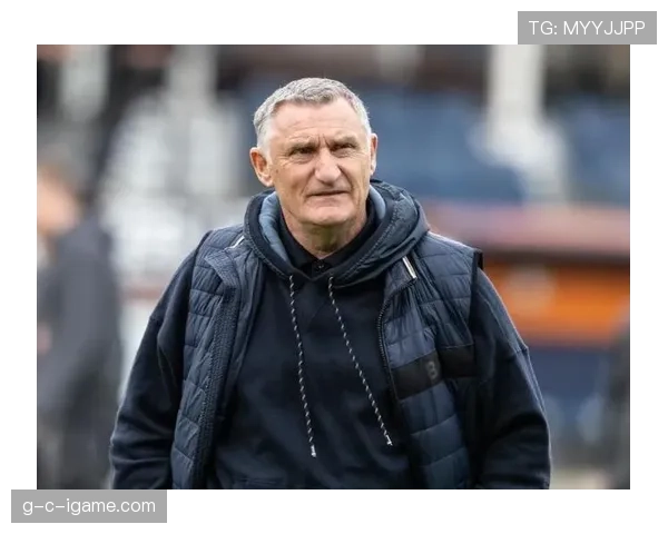 桑德兰主帅莫布雷近期带队表现稳健