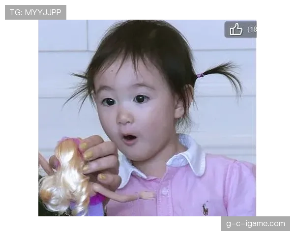 李小鹏居家照反差太绝了，赛场上的狠角色回家成了爱唠嗑的老爸，消费水平我只能呵呵