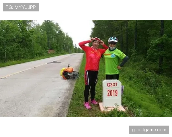 阿尔瓦雷斯逛街那几袋子闪瞎我眼——能付我一年健身卡吧我彻底认输